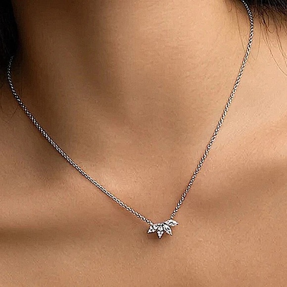 Sterling Silver Leaf Zircon Necklace - Picture 1 of 3